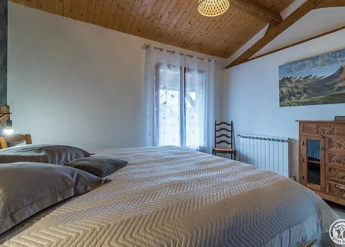 בית נופש La Ferme Des Hautins Rieucaze